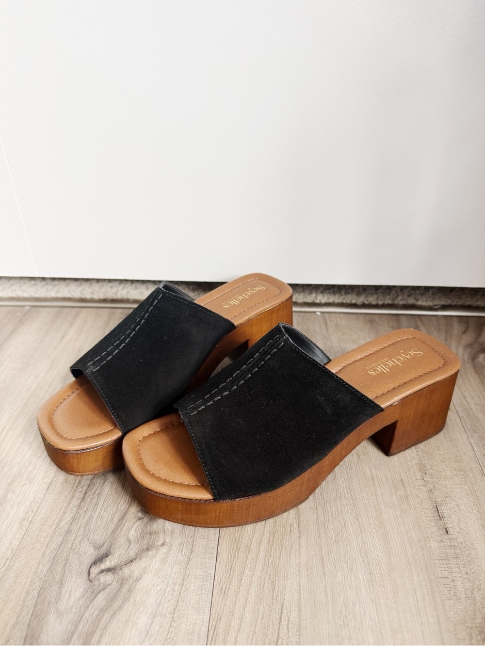 Seychelles 8 Black Suede Made for Me Wood Bottom Heels